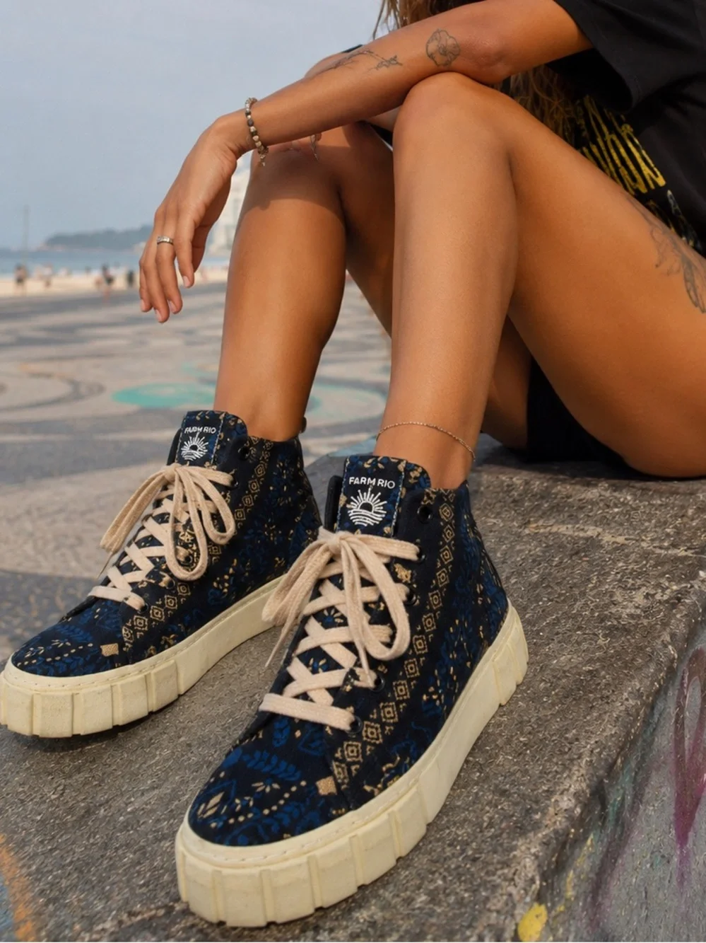 FARM Rio Black Macaw Forest Flatform High Top Platform Statement Sneakers Sz 8.5